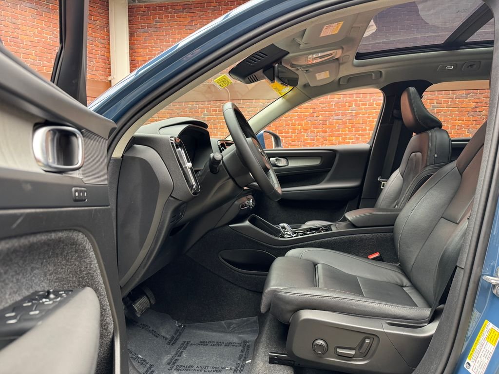 2024 Volvo XC40 Plus - Photo 22