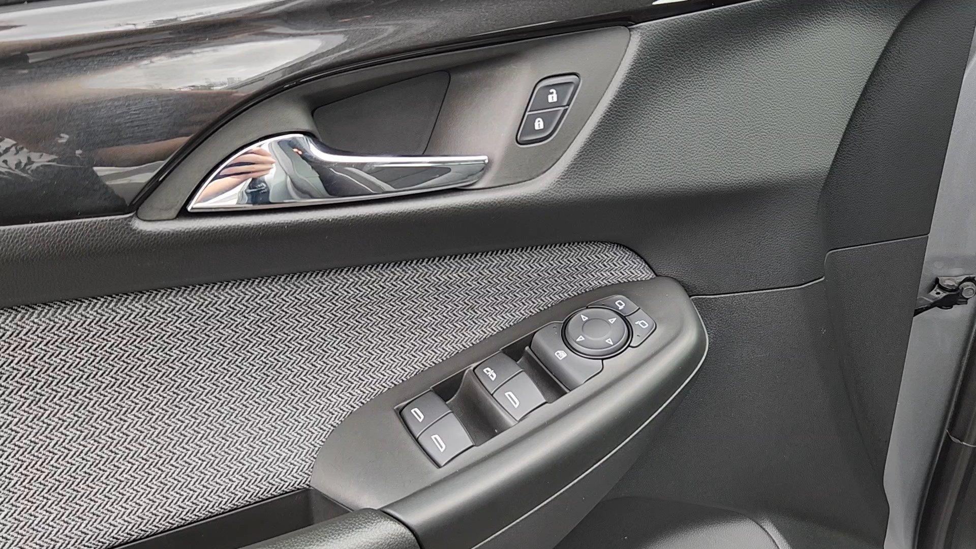 Used 2026 Sterling Gray Metallic Chevrolet LT image 7
