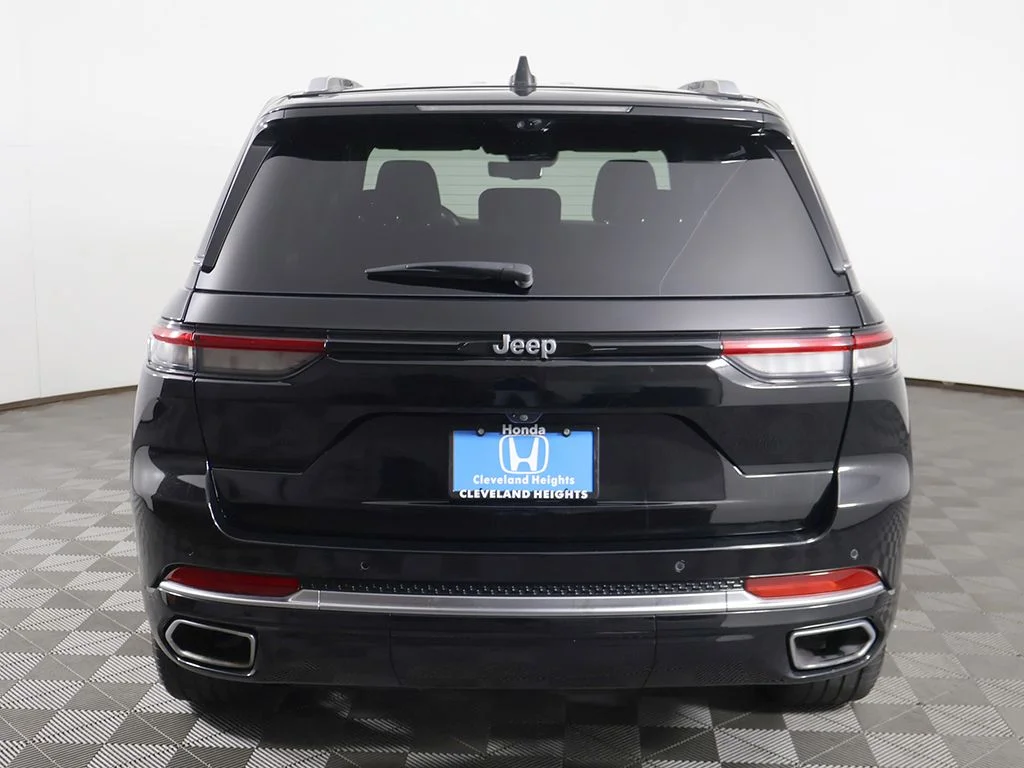 Used 2023 Diamond Black Jeep Summit Reserve image 16
