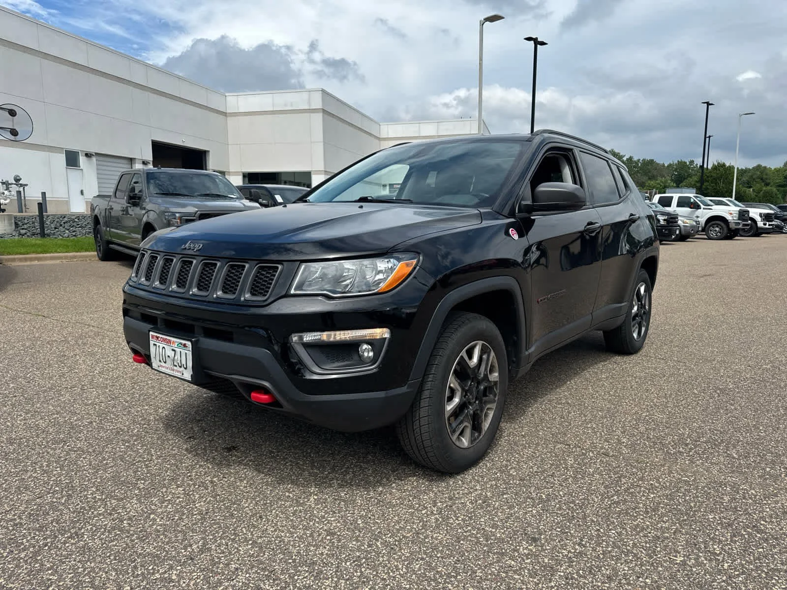 Used 2018 Diamond Black Crystal Pearlcoat Jeep Trailhawk image 3