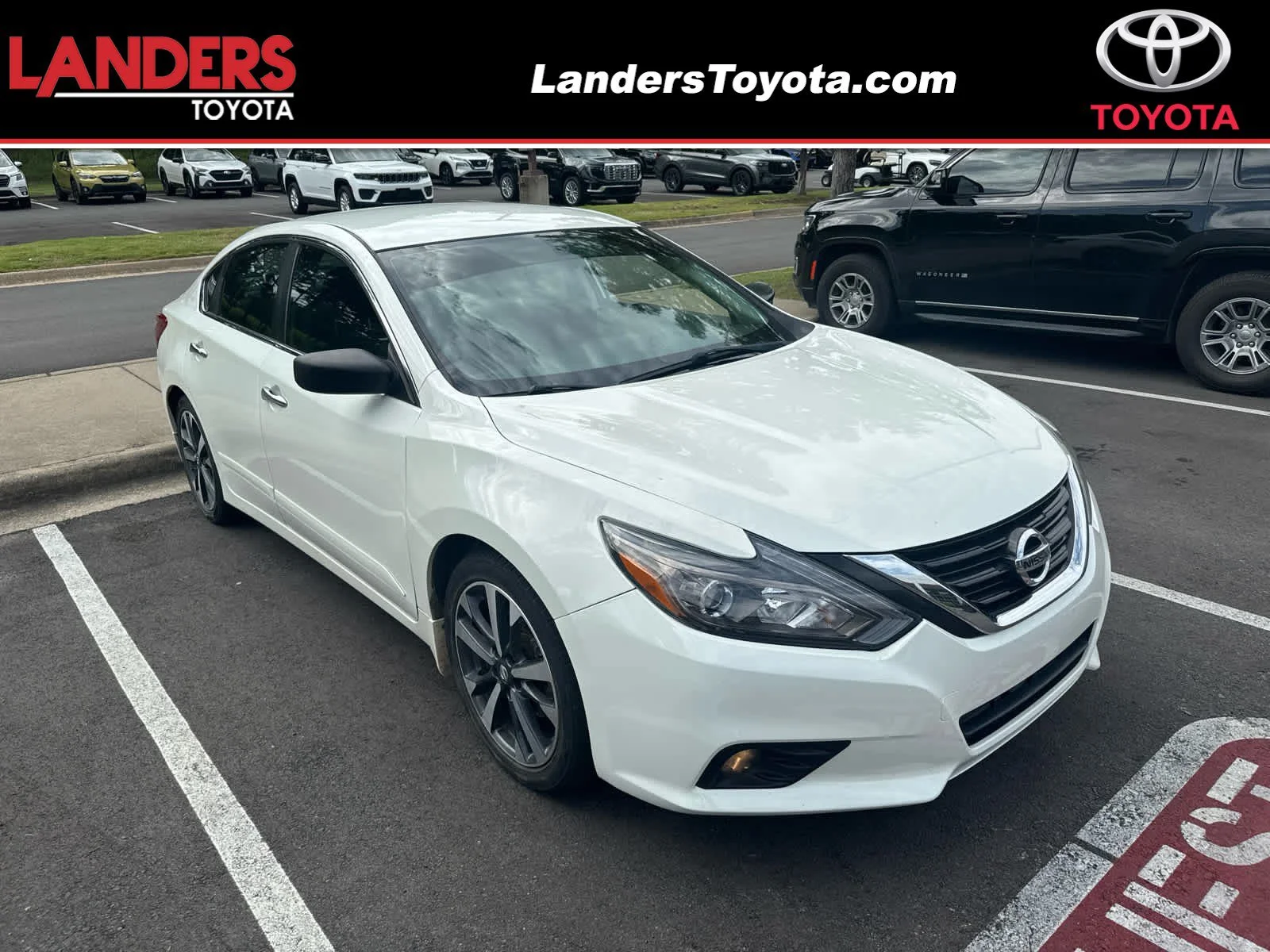 Used 2017 Pearl White Nissan 2.5 SR image 1