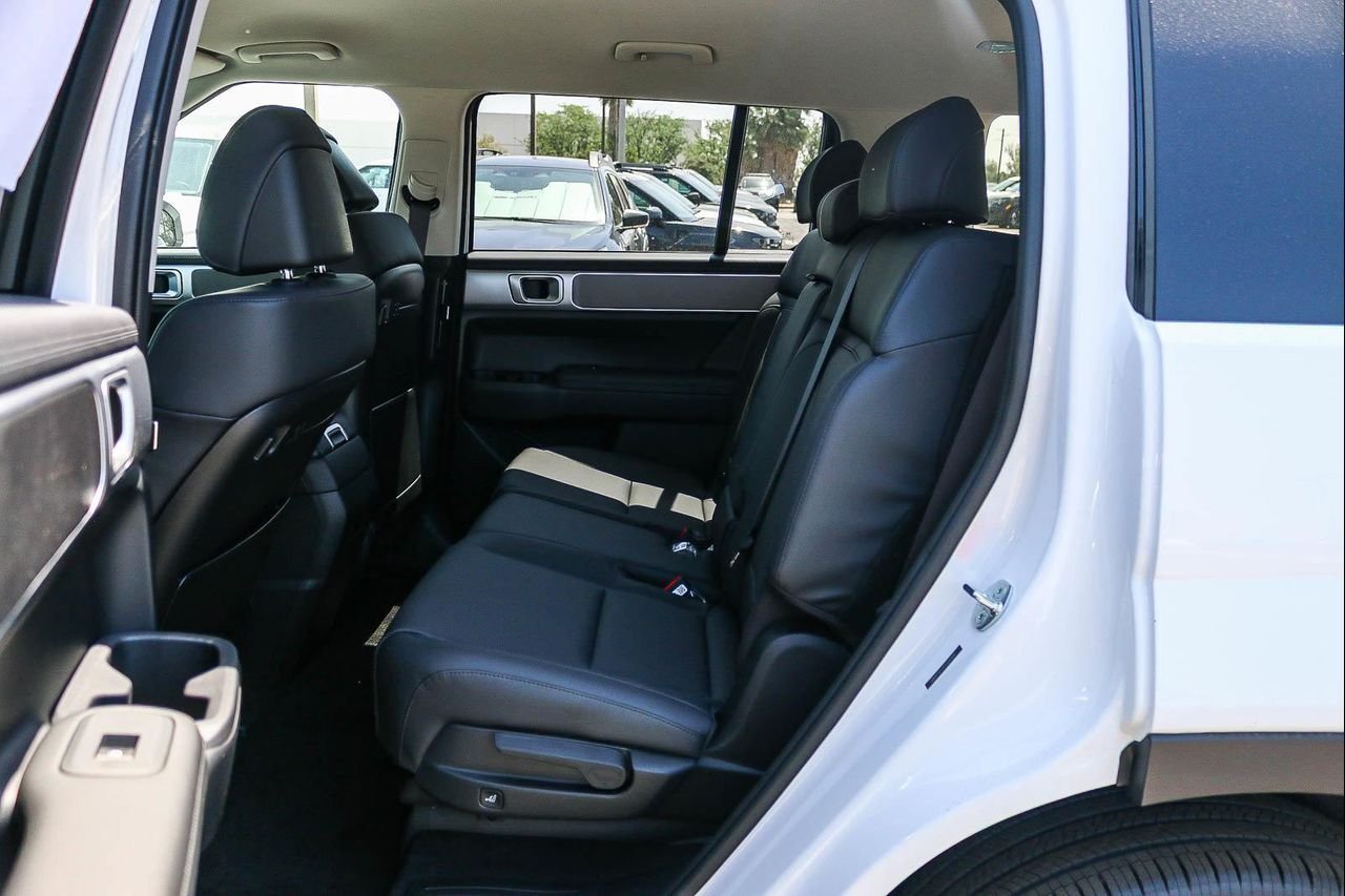 New 2026 White Hyundai SEL image 18