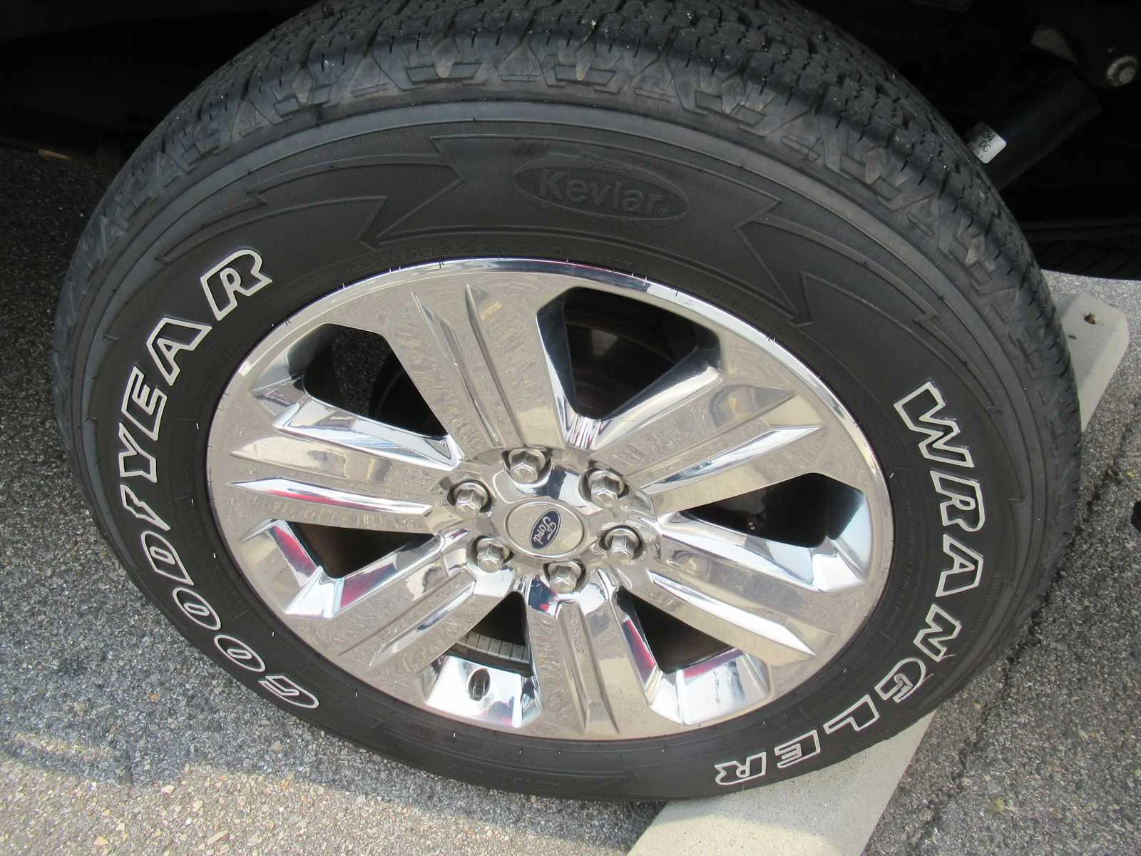Used 2020 Magnetic Ford XLT image 9