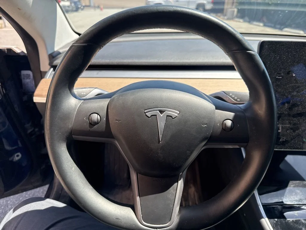 Used 2018  Tesla Long Range image 14
