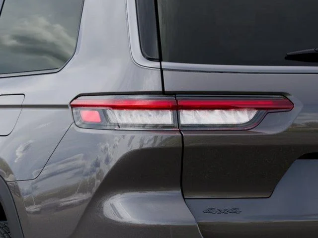 New 2026 Baltic Gray Metallic Clear-Coat Exterior Paint Jeep Laredo Altitude image 9