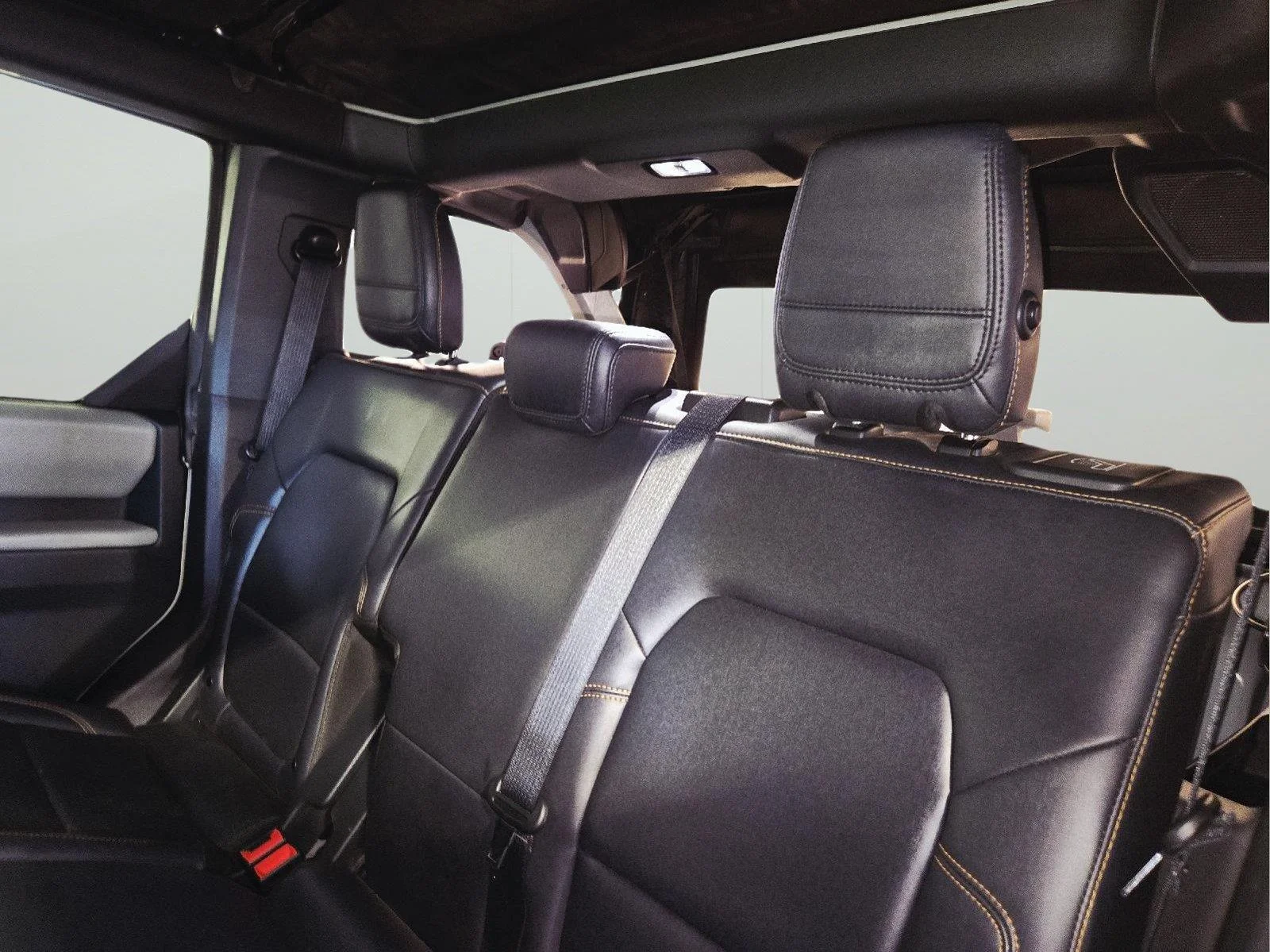 Used 2022 Cactus Gray Ford Badlands Advanced image 48