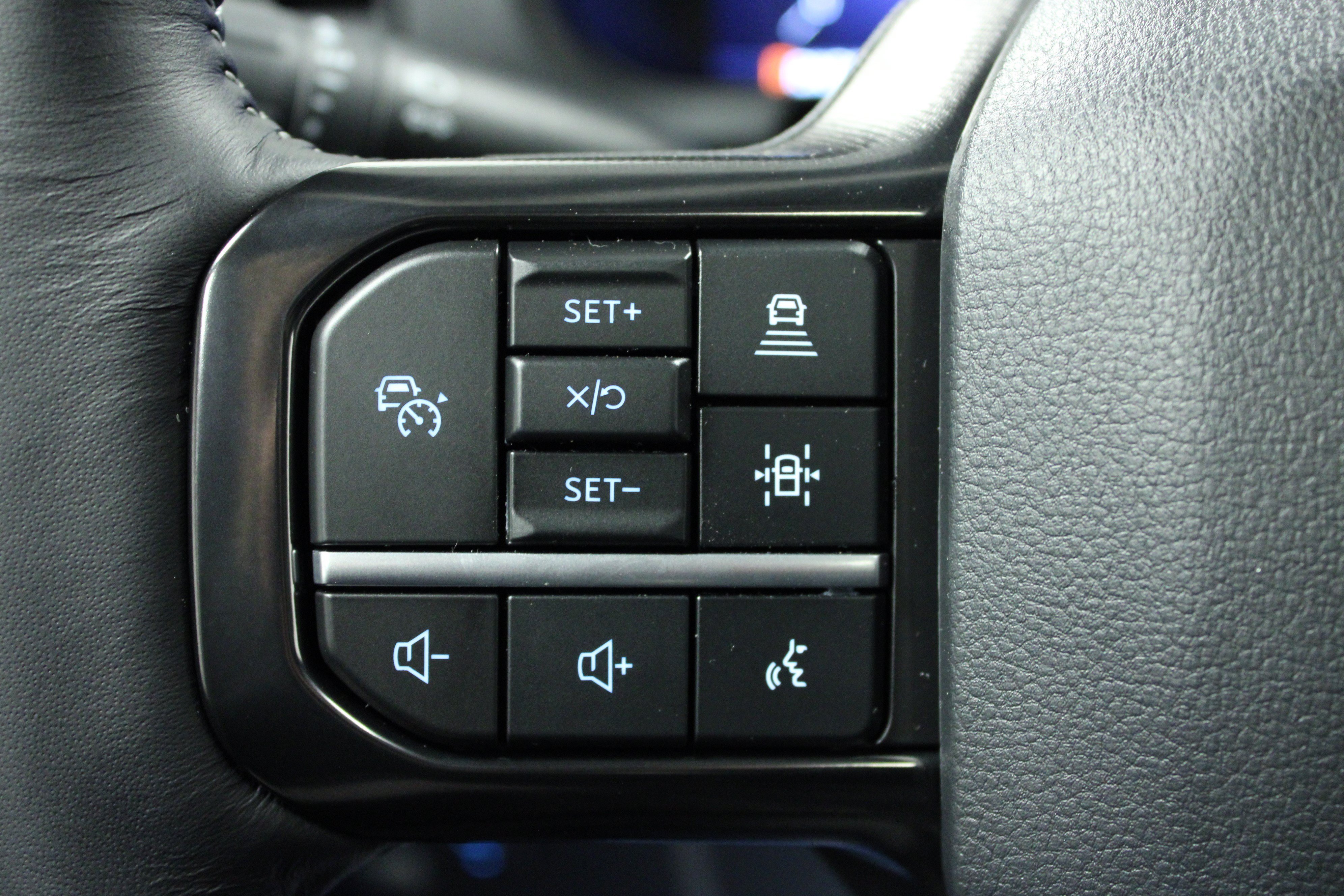 New 2026 Carbonized Gray Metallic Ford Platinum image 21