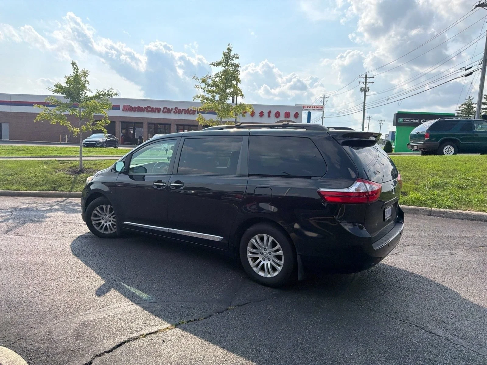 Used 2017 Midnight Black Metallic Toyota XLE Premium image 12