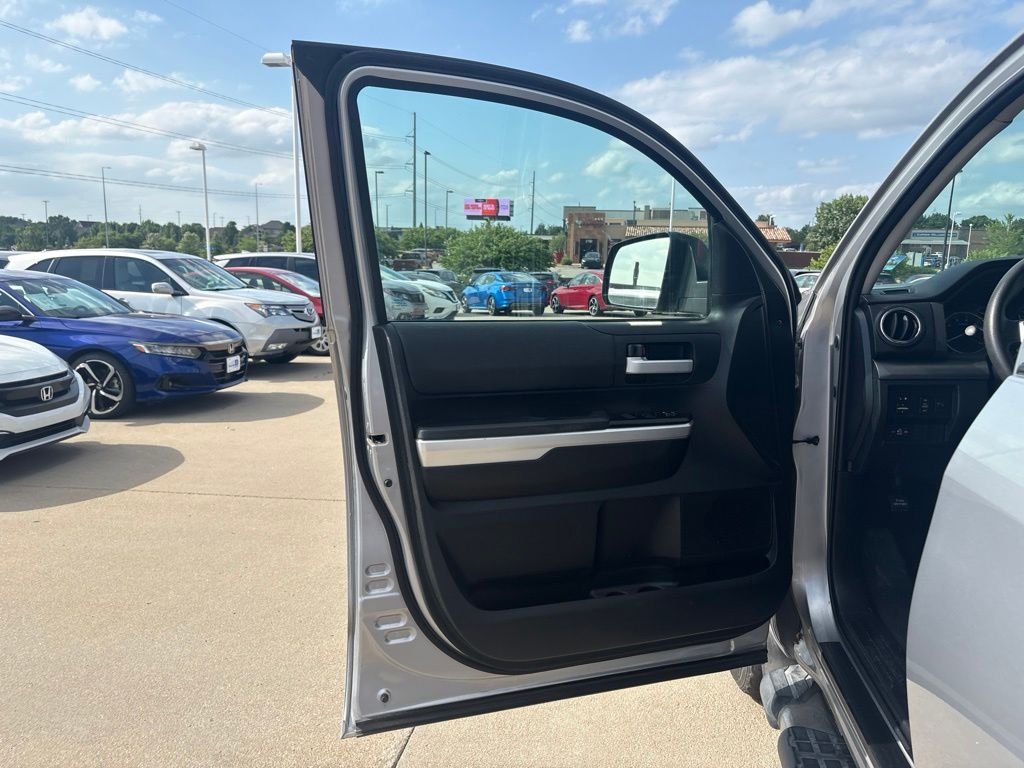 Used 2016 Silver Sky Metallic Toyota SR5 image 9