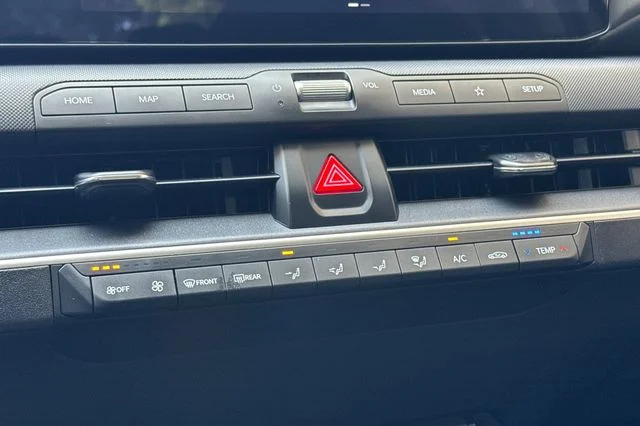 2025 Kia K4 LXS - Photo 21