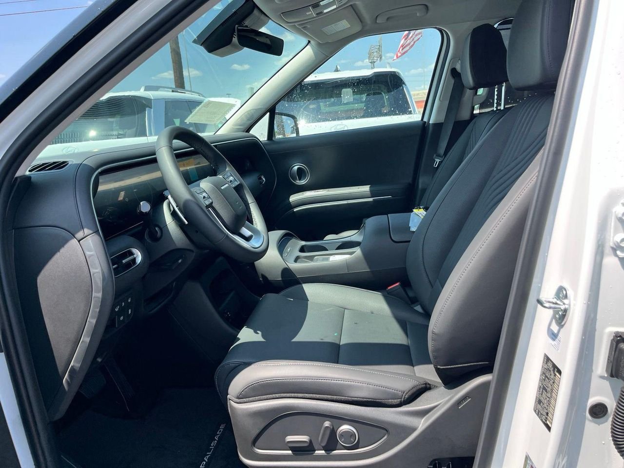 New 2026 White Hyundai SEL 7P image 15