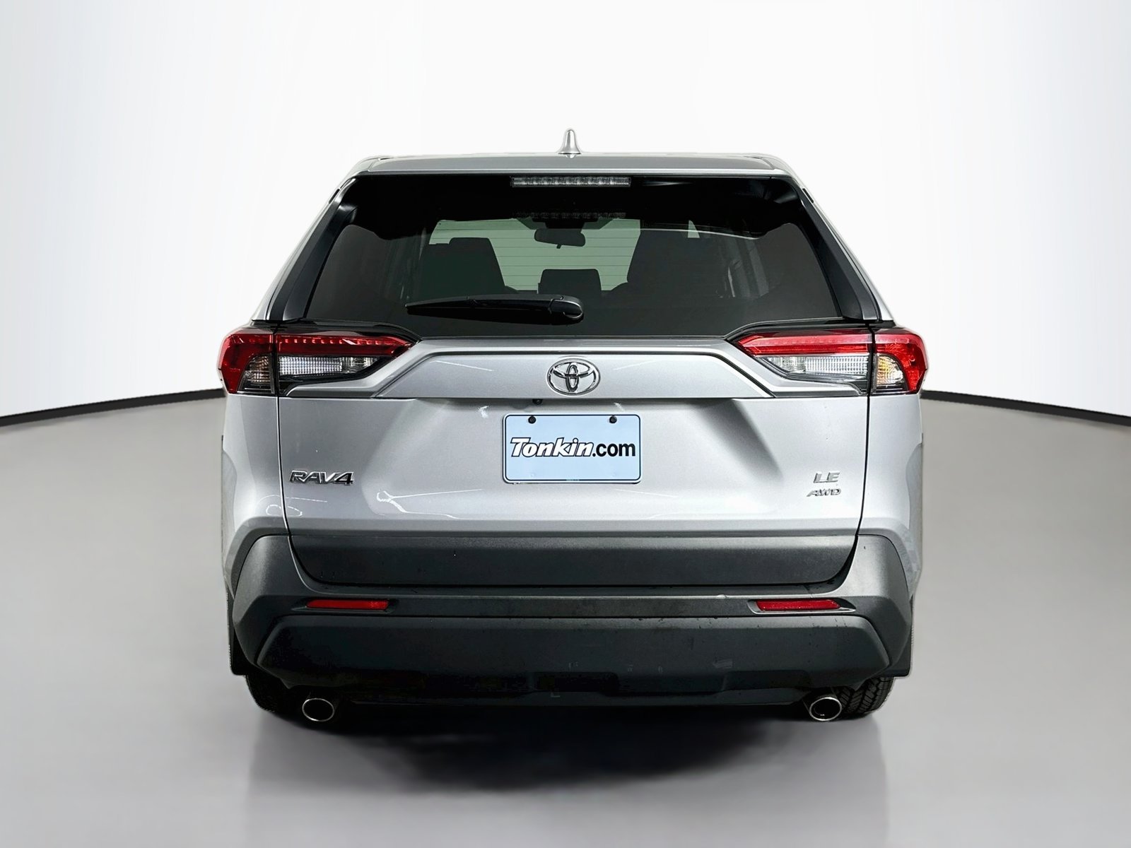 Used 2025 Silver Sky Metallic Toyota LE image 7