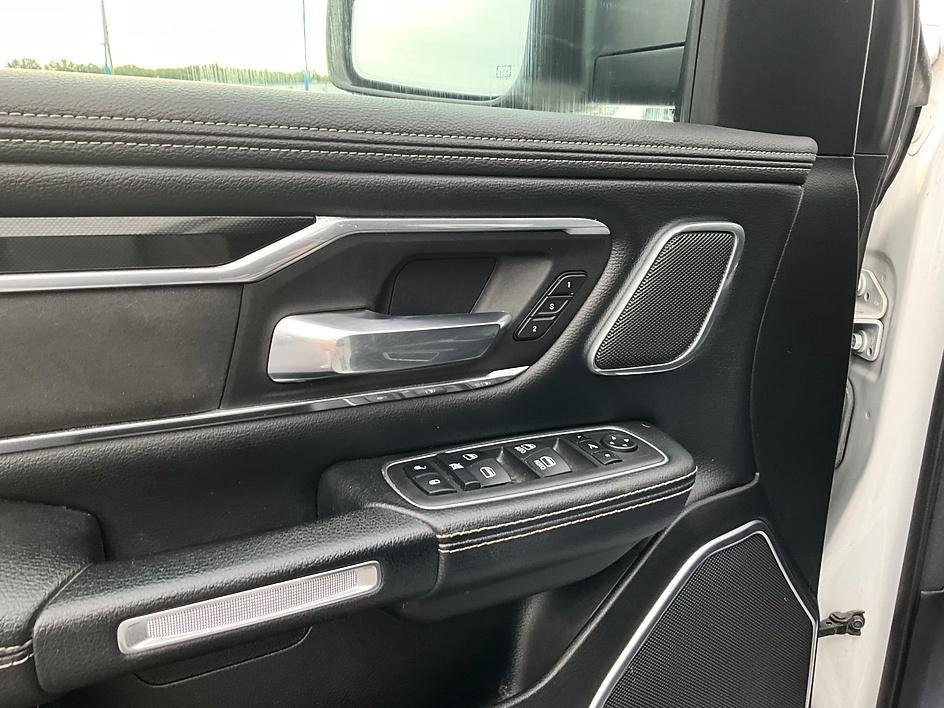 Used 2022 White Ram Laramie image 12