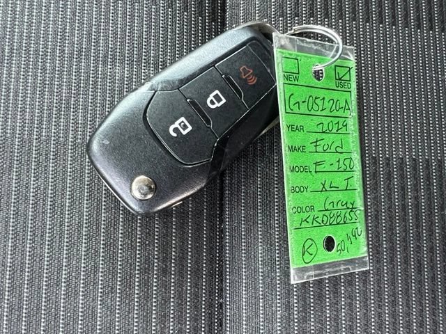 Used 2019  Ford XL image 10