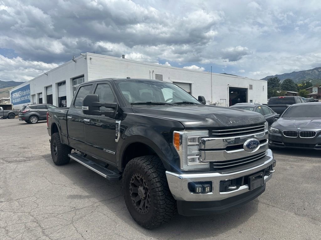 2017 Ford F-250 Lariat 4x4 Crew Cab 6-3/4' Box's photo