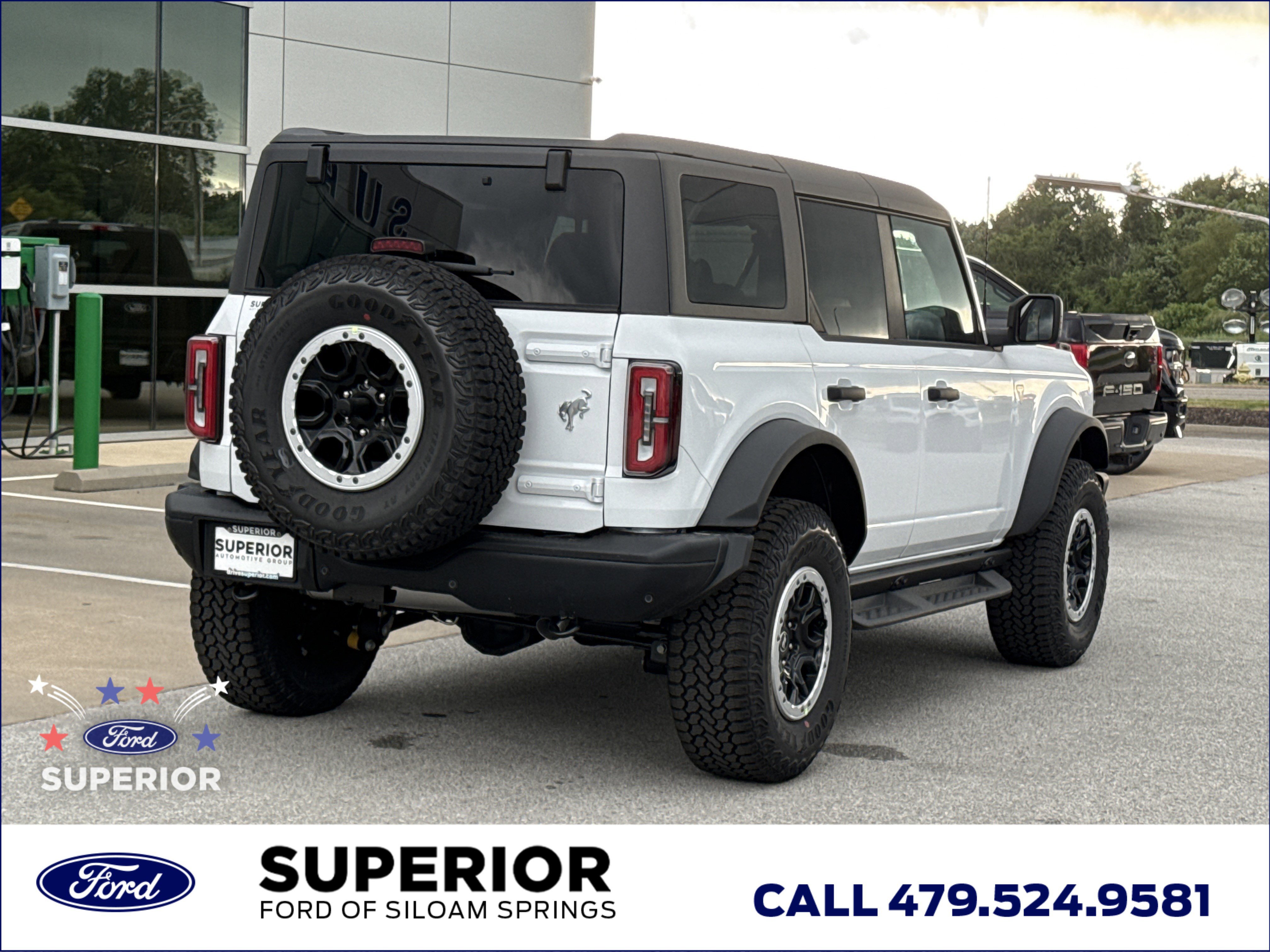 New 2026 Oxford White Ford Badlands 4WD image 3