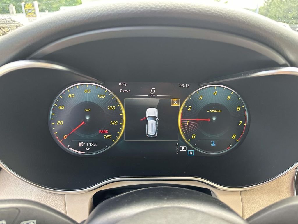 Used 2022 White Mercedes-Benz GLC 300 image 25