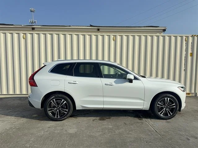 Used 2020 Crystal White Metallic Volvo T6 Momentum image 2