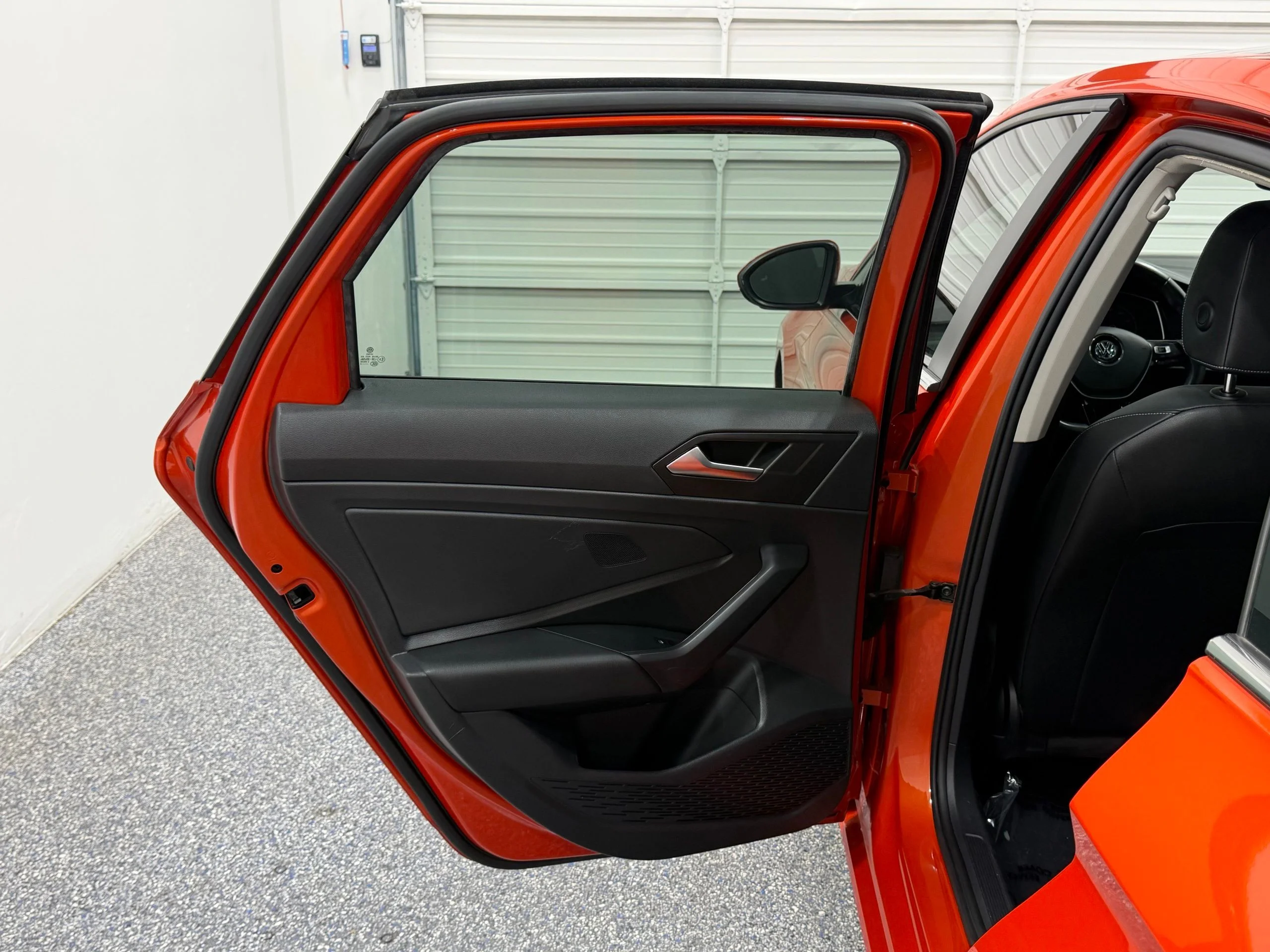 Used 2019 Orange Volkswagen 1.4T SE image 22