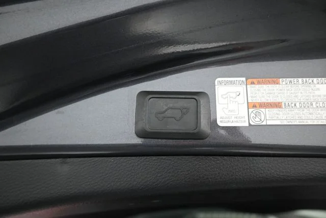Used 2018 Gray Toyota XLE image 10
