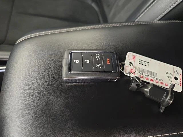 Used 2022 Bright White Clearcoat Jeep Altitude image 29