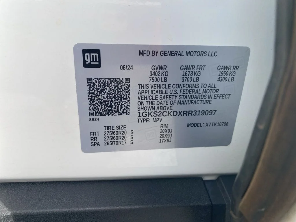 Used 2024 White GMC AT4 image 48