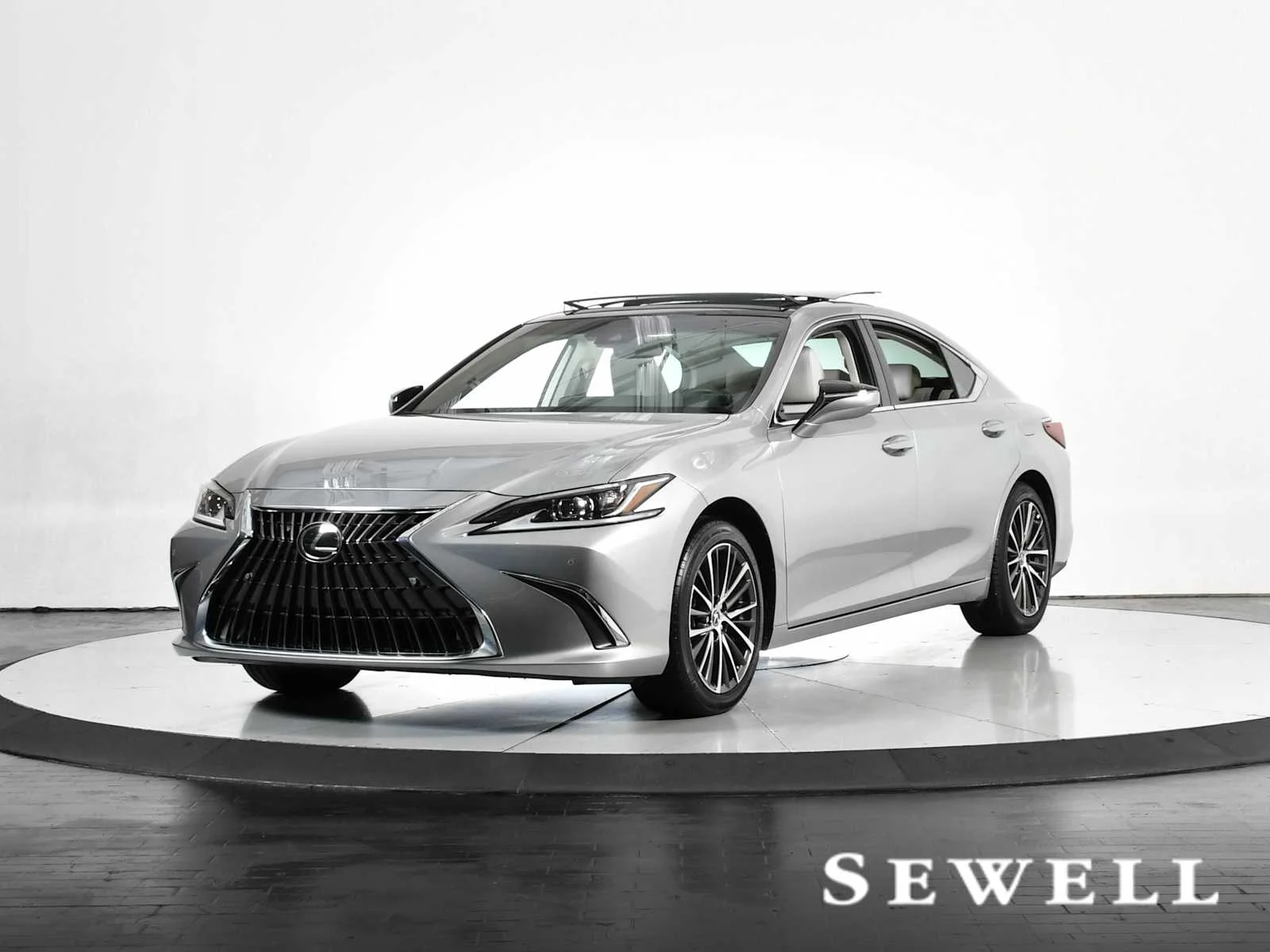 Used 2025 Iridium Lexus  image 1