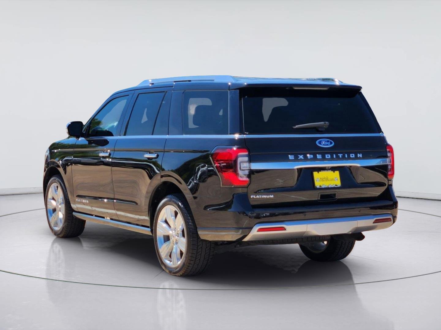 Used 2022 Agate Black Ford Platinum image 4