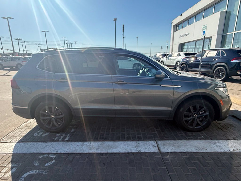 Used 2022 Charcoal Volkswagen 2.0T SE image 4