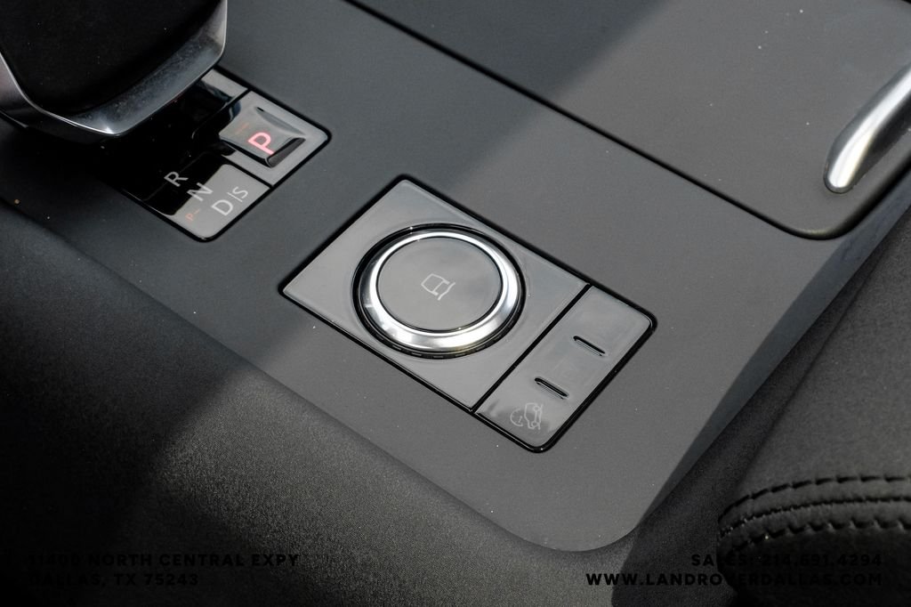 Used 2025 Black Land Rover S image 32