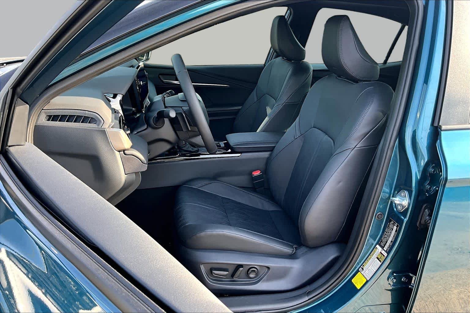 New 2026 Ocean Gem with Midnight Black Metallic roof Toyota XSE image 18