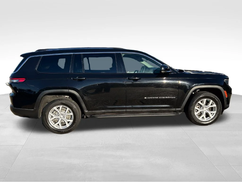 Used 2024 Black Jeep Limited image 7