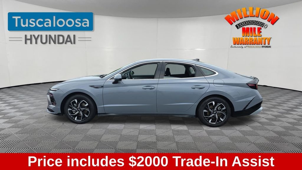 Used 2024 Blue Hyundai SEL image 4