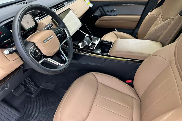 New 2026 Fuji White Land Rover SE image 9