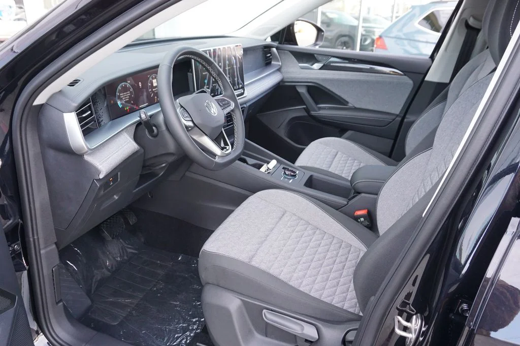 New 2026 Black Volkswagen 2.0T S image 9
