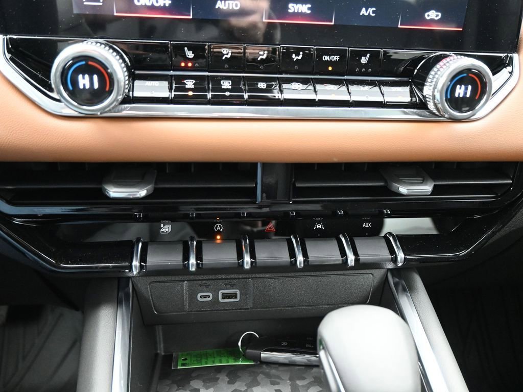 2026 GMC Canyon AT4 - Photo 17