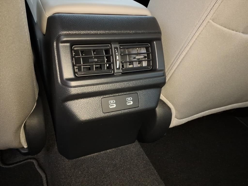 New 2026 Platinum White Pearl Honda LX image 4