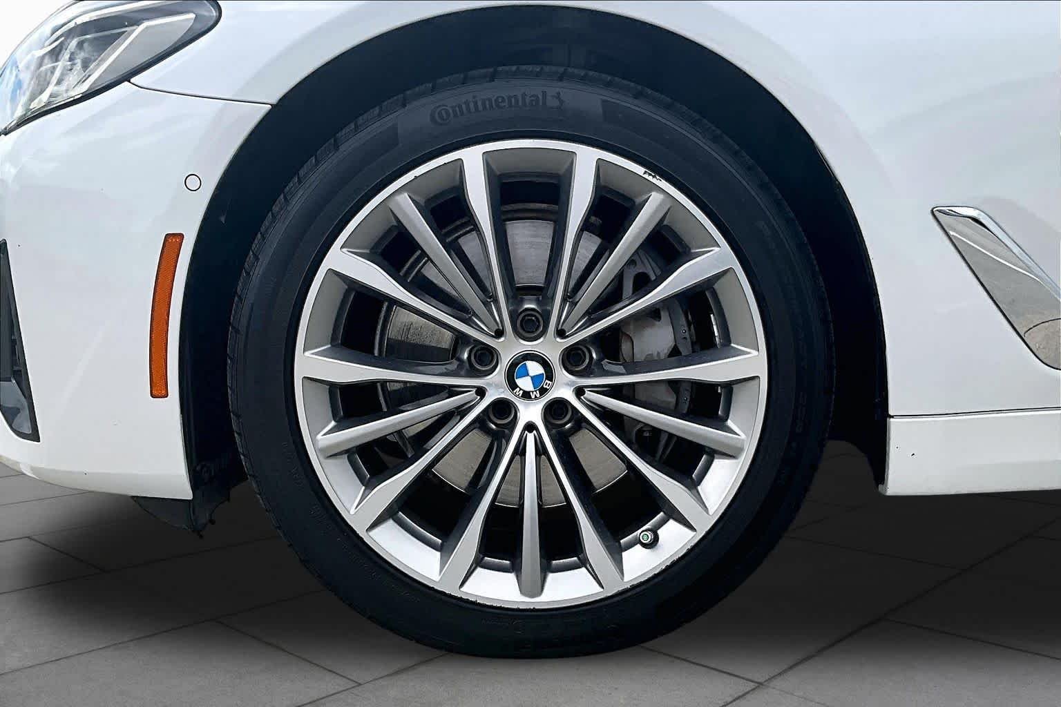 Used 2021 Mineral White Metallic BMW 540i image 10