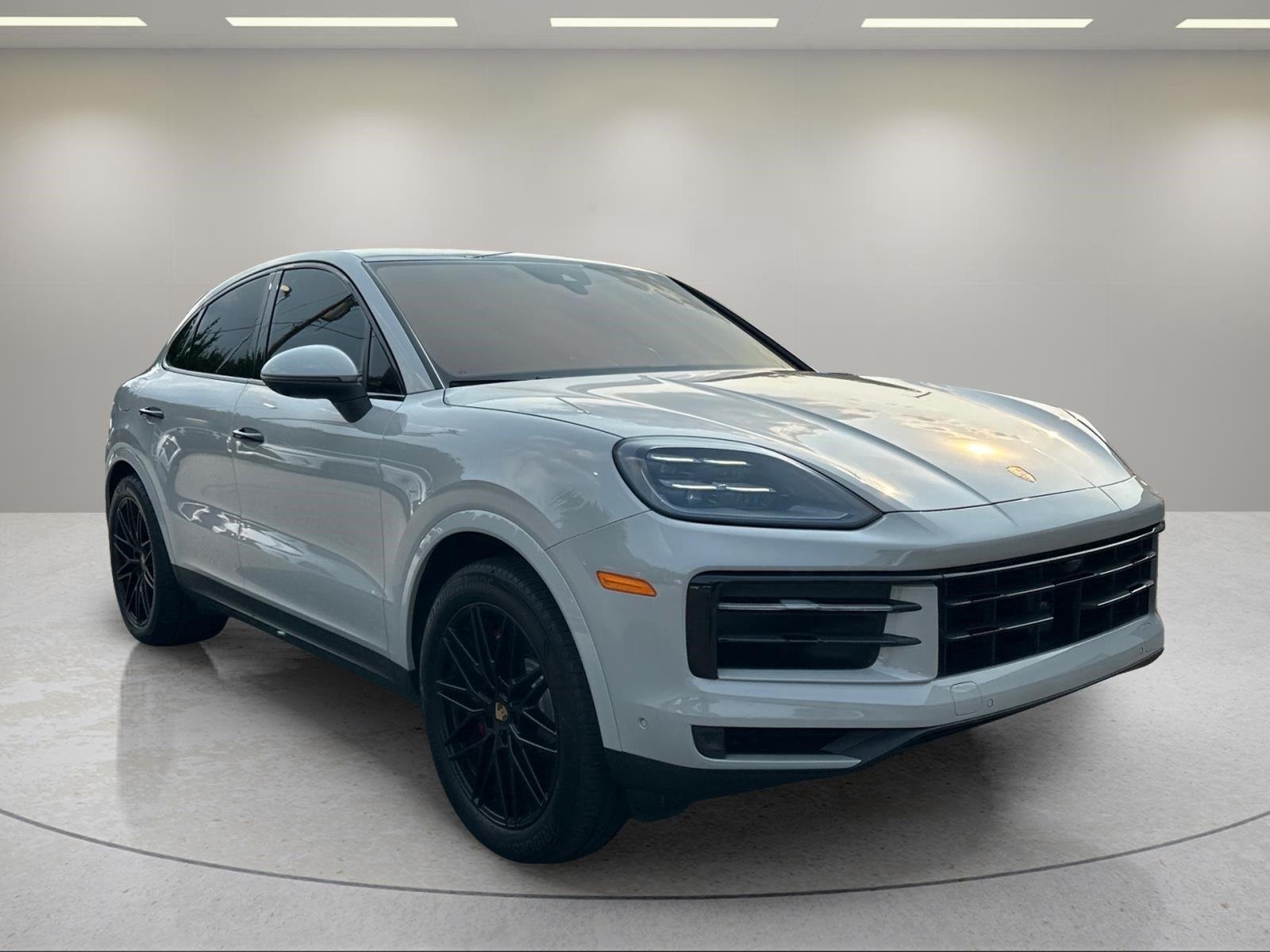 Used 2024 Chalk Porsche S image 9