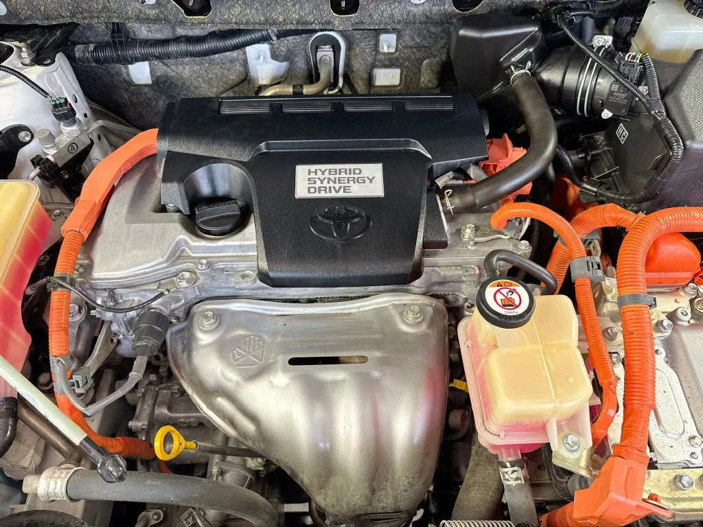 Used 2018 White Toyota XLE image 38