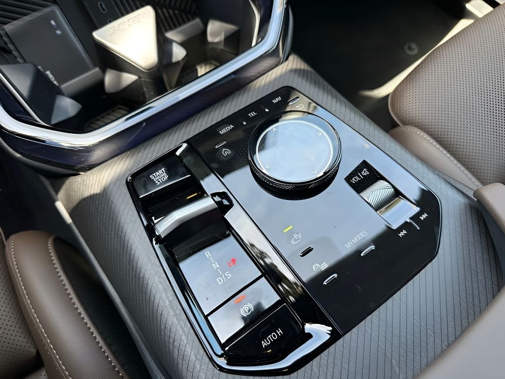 New 2026 Arctic Race Blue metallic BMW 30 xDrive image 19