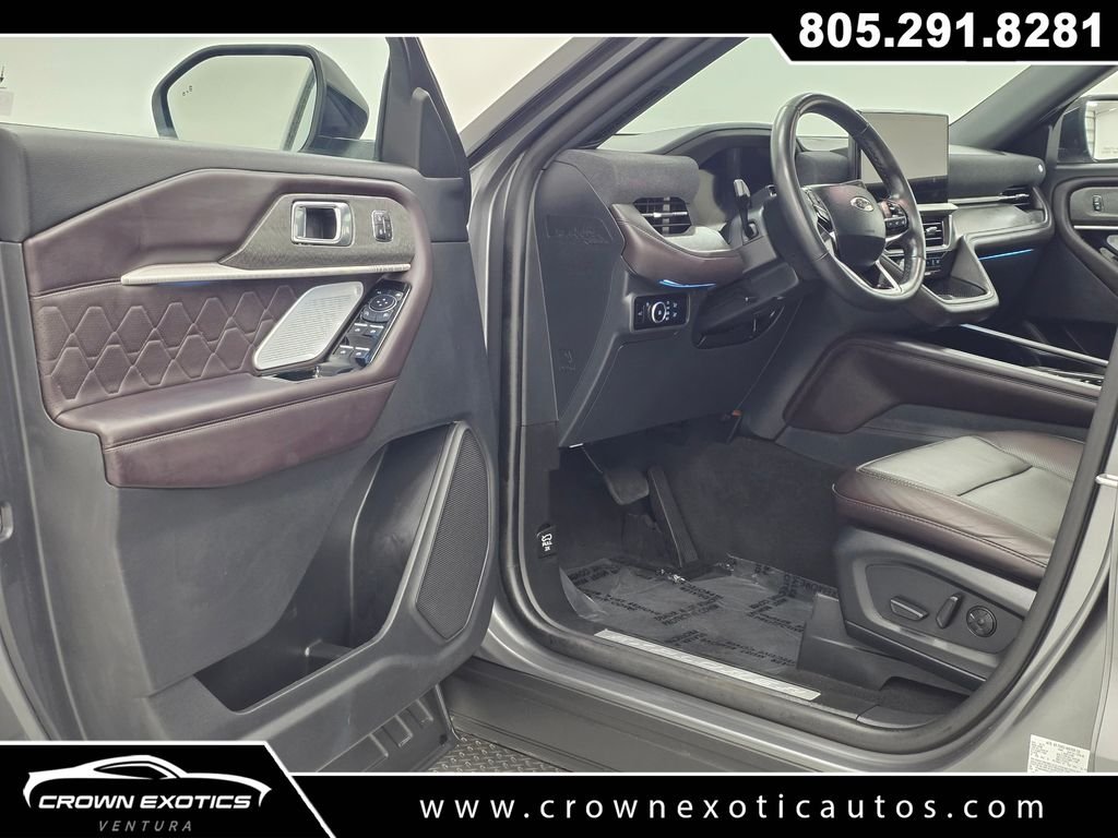Used 2025 Gray Ford Platinum image 29