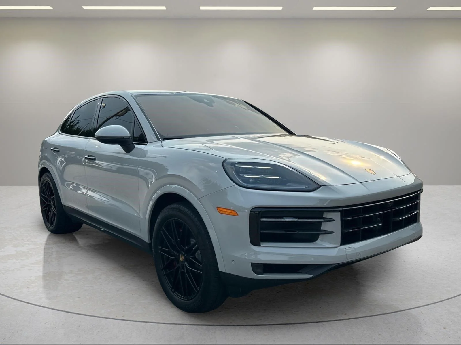 Used 2024 Chalk Porsche S image 9