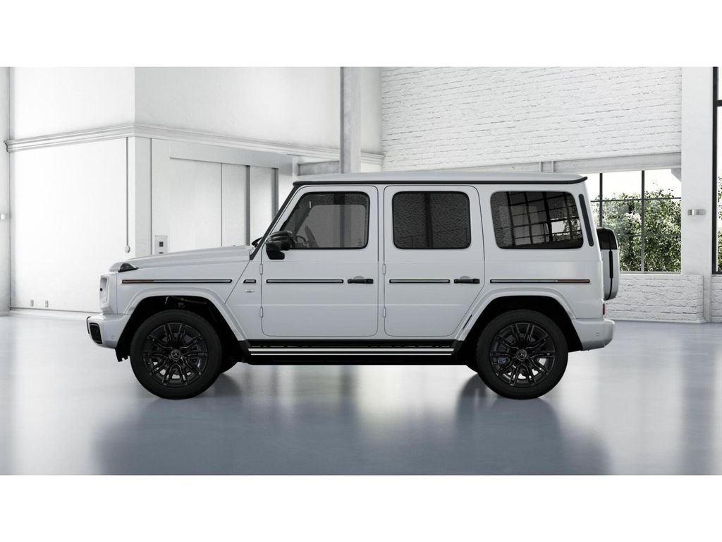 Used 2025 MANUFAKTUR Moonlight White Magno Mercedes-Benz G 580 image 34