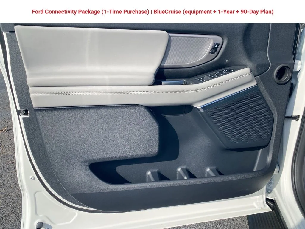New 2026 Star White Metallic Tri-Coat Ford Active image 11