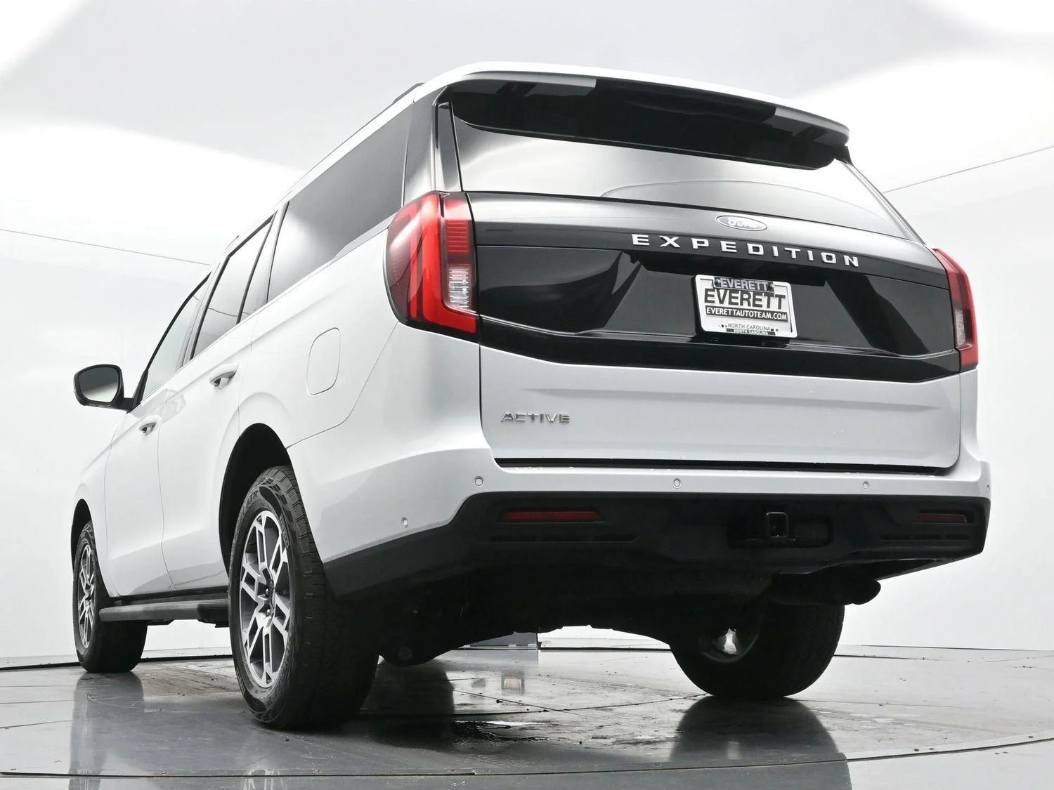 Used 2025 White Ford Active image 54