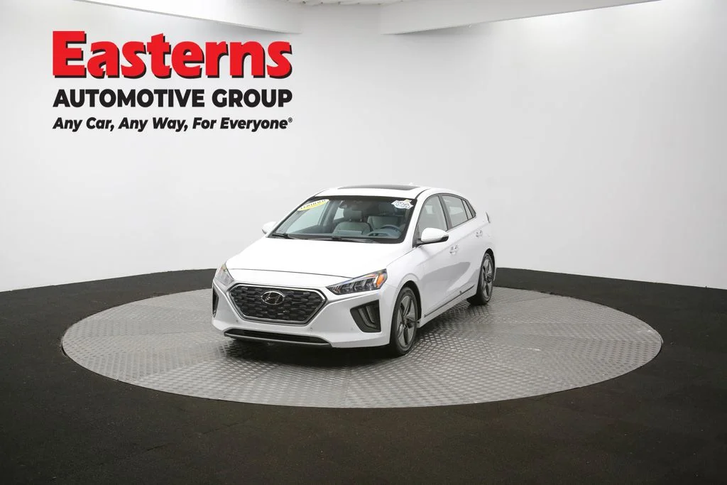 Used 2022 White Hyundai Limited image 55