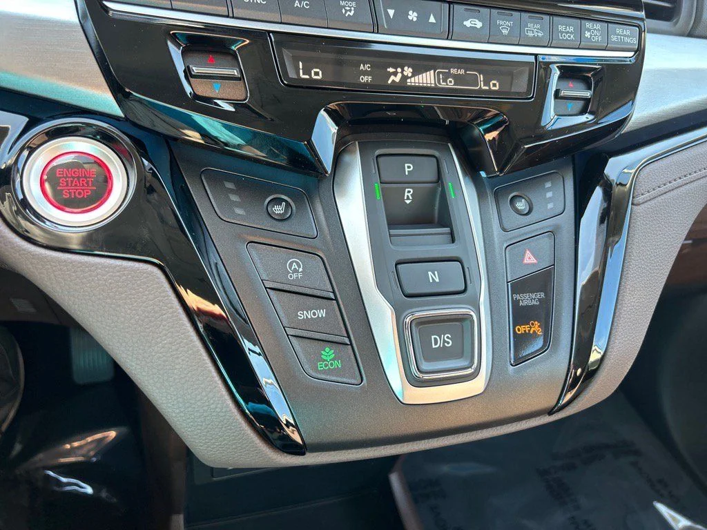 Used 2025 White Honda Touring image 13