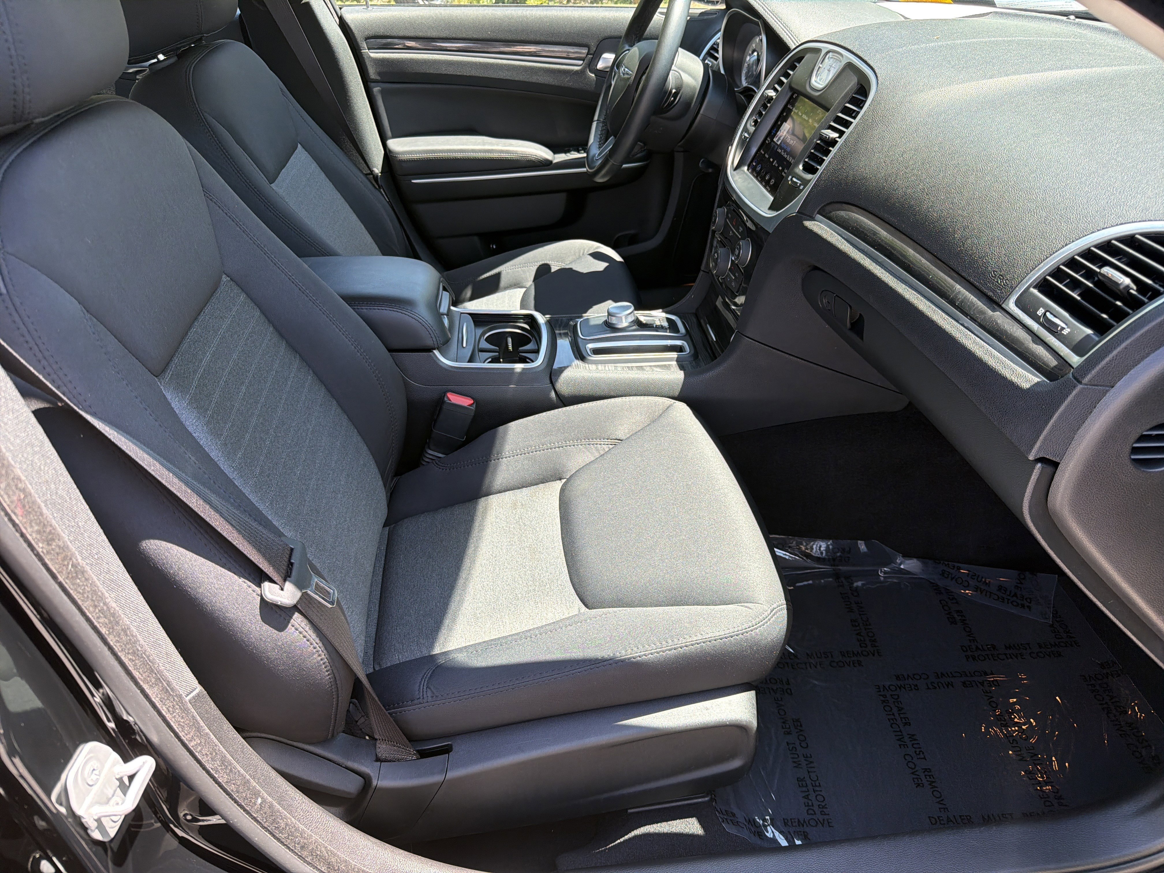 2022 Chrysler 300 Touring - Photo 14