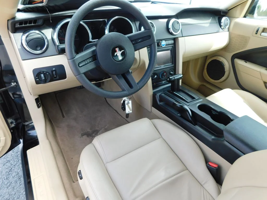 Used 2008 Black Ford V6 Premium image 14